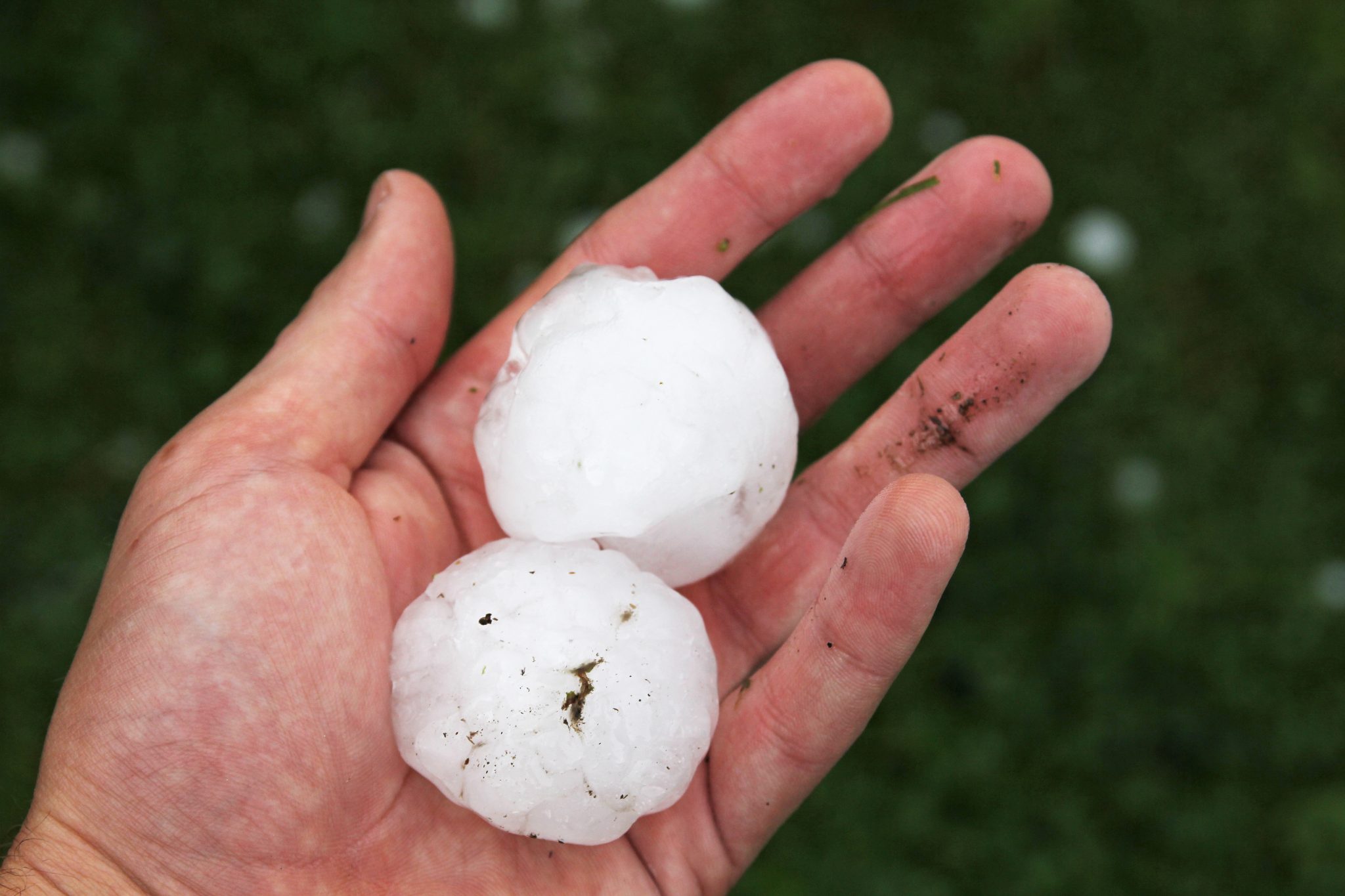 Sydney hail. Hagel. Hagel bordlampa. Hailstorm pica.